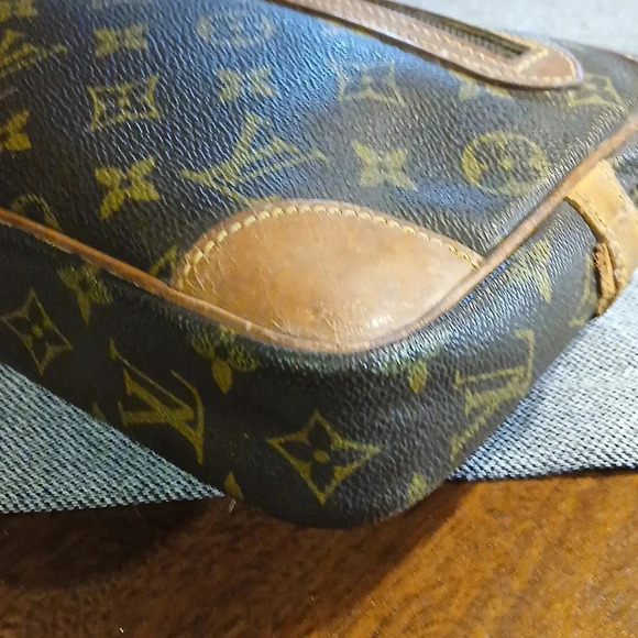 Louis Vuitton Brown Monogram Clutch bag - Picture 7 of 16
